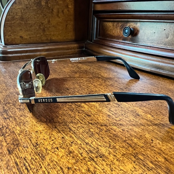 Vintage Versace Versus Sunglasses - Picture 3 of 8